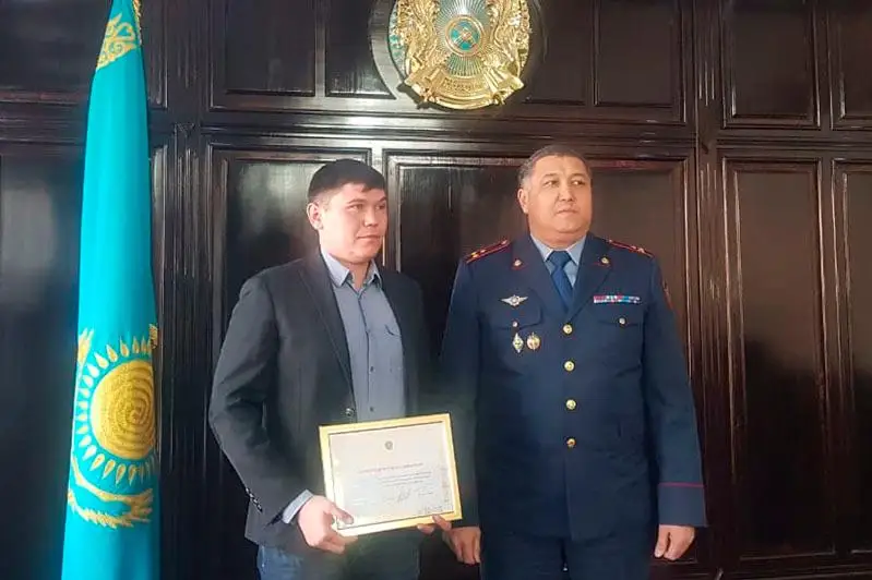 27-летнего актюбинца наградили за помощь в задержании грабителя