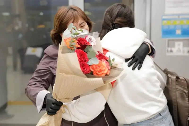 В Атырау спецрейсом доставлены студенты, прибывшие в РК из Варшавы