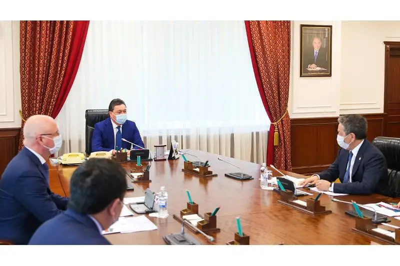 Аскар Мамин обсудил с гендиректором «Татнефть» проект шинного завода в Карагандинской области