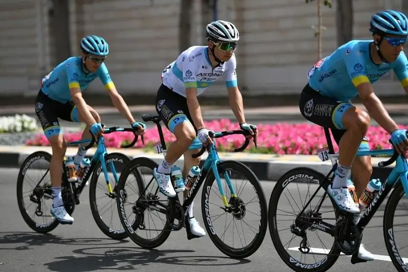 Отмена этапов велогонки «Тур ОАЭ» из-за коронавируса: как чувствуют себя гонщики «Астаны»