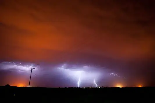 Гроза и пыльная буря ожидаются в Атырауской области