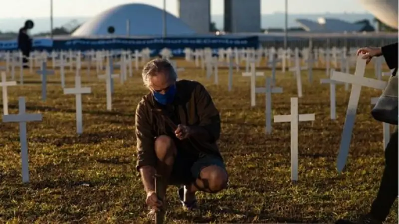 Коронавирус в мире: умерших больше полумиллиона, в регионах США и Китая возвращают карантин