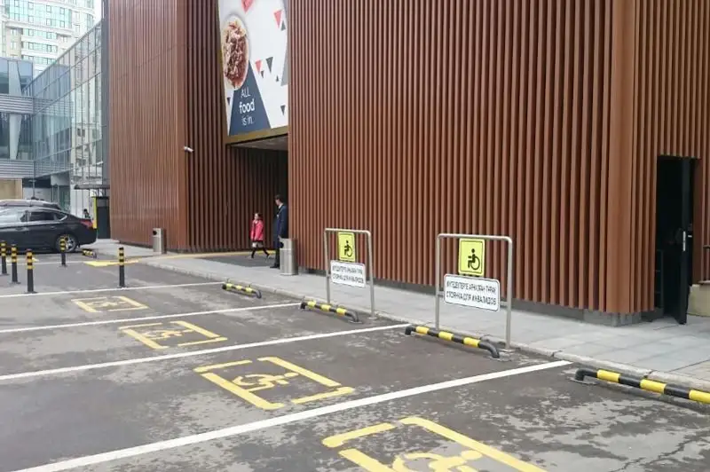 600 зданий в Алматы переоборудовано в рамках адаптации соцобъектов