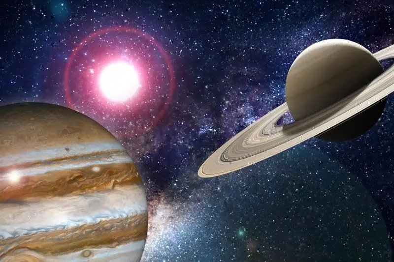 Затмение Солнца, звездопад и соединение планет-гигантов: астрономические события декабря