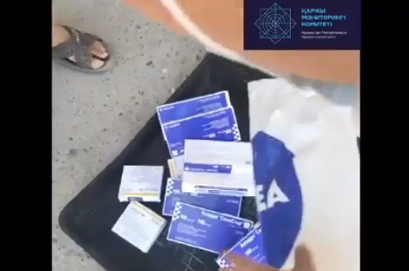 Выдаваемые в рамках бесплатной медпомощи лекарства незаконно продавали в Шымкенте
