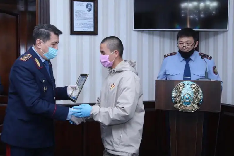 Глава МВД РК отметил труд жамбылских волонтеров