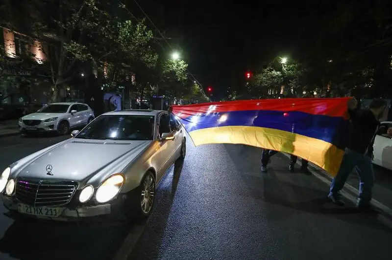 Никол Пашинян сообщил, что спикер парламента Армении пострадал от участников беспорядков