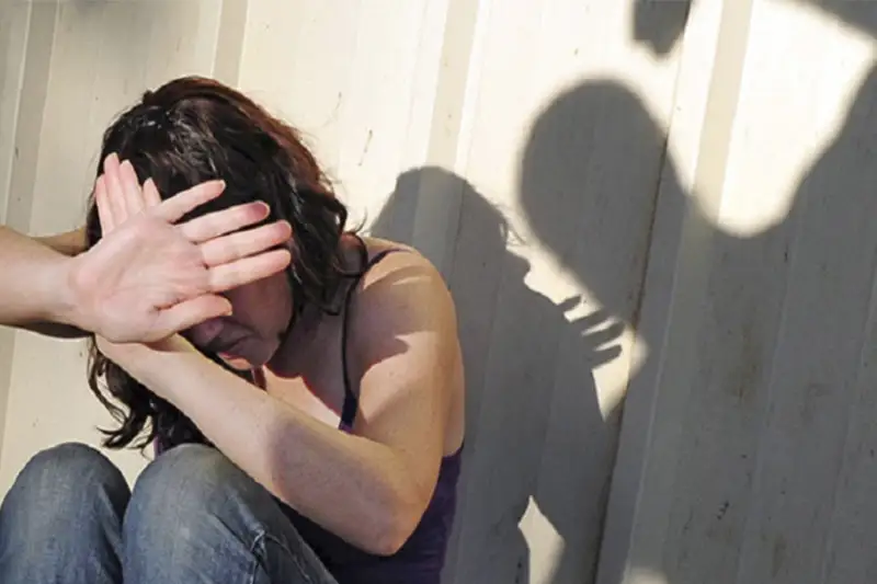 В ЗКО ведется расследование в отношении полицейского, избившего свою жену