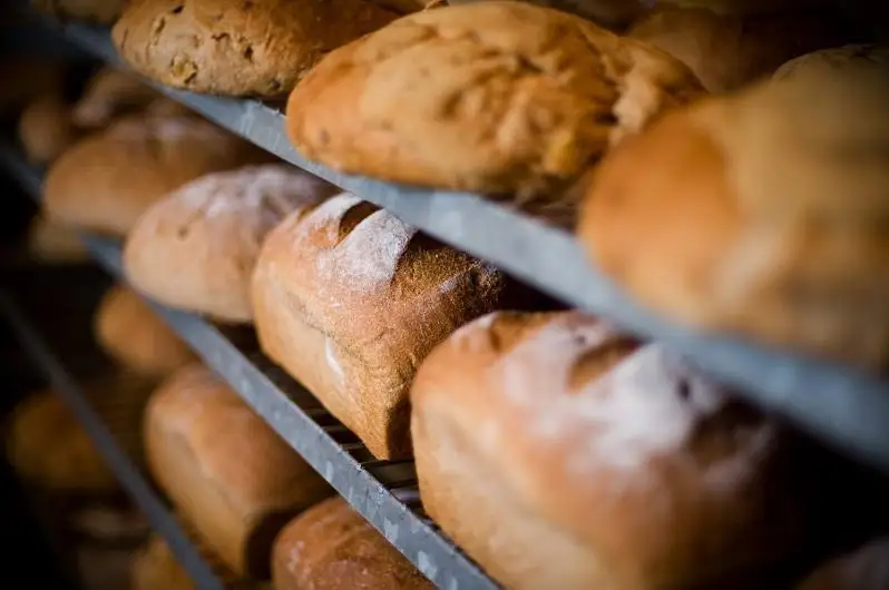 Закупить муку для сдерживания цены на социальный хлеб поручил аким СКО