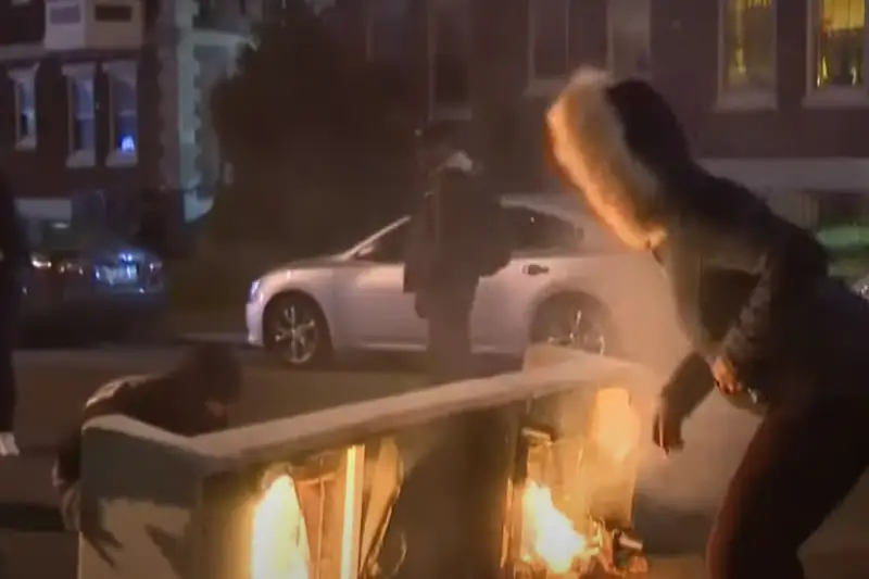 В Филадельфии вспыхнули беспорядки, погромы и грабежи