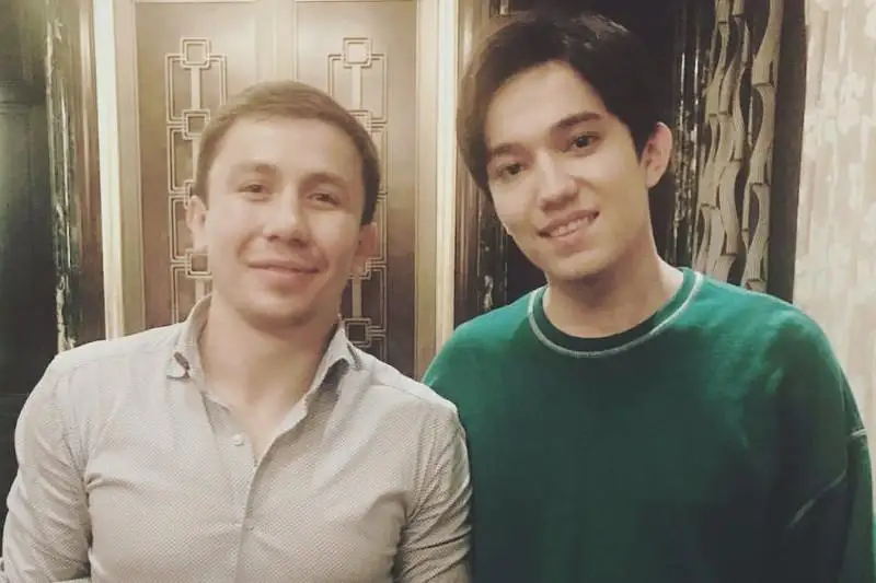 Димаш Кудайберген поздравил Геннадия Головкина с победой