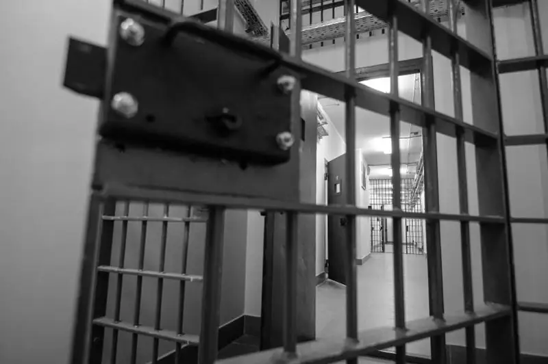 Покончил с собой подозреваемый в изнасиловании пятилетней девочки из Сатпаева