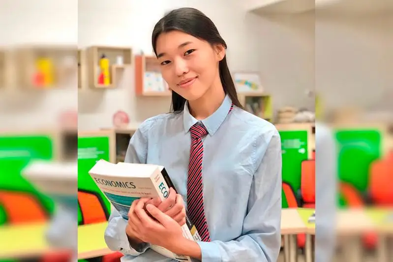 Выпускница НИШ Караганды получила гранты в престижные вузы Азии