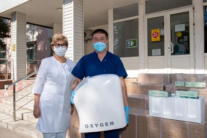 10 кислородных концентраторов передали медучреждениям меценаты в Алматинской области