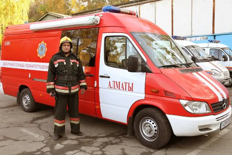 Иногда приходится личным примером вести за собой людей - Денис Ярцев из ДЧС Алматы