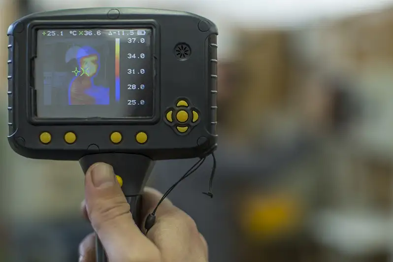 Двух людей с температурой выявили на блокпостах в Алматы: их забрала «скорая»