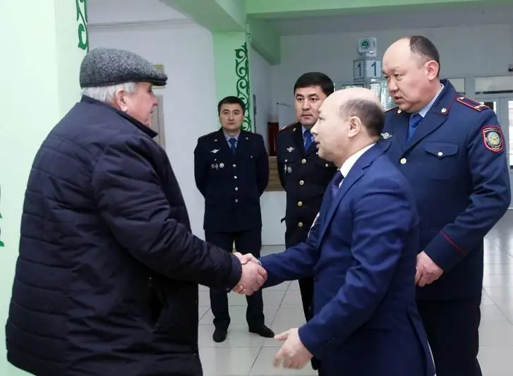 Фраза «Давайте я вам помогу» должна стать главной для полицейского - Толеген Байгулов