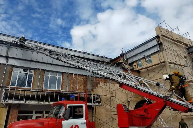 Дом культуры загорелся в Кокшетау: эвакуировано 25 человек