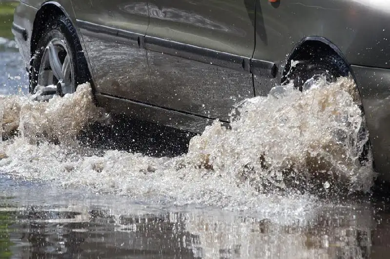 Пропавшего в степи мужчину отыскали спасатели в Атырауской области