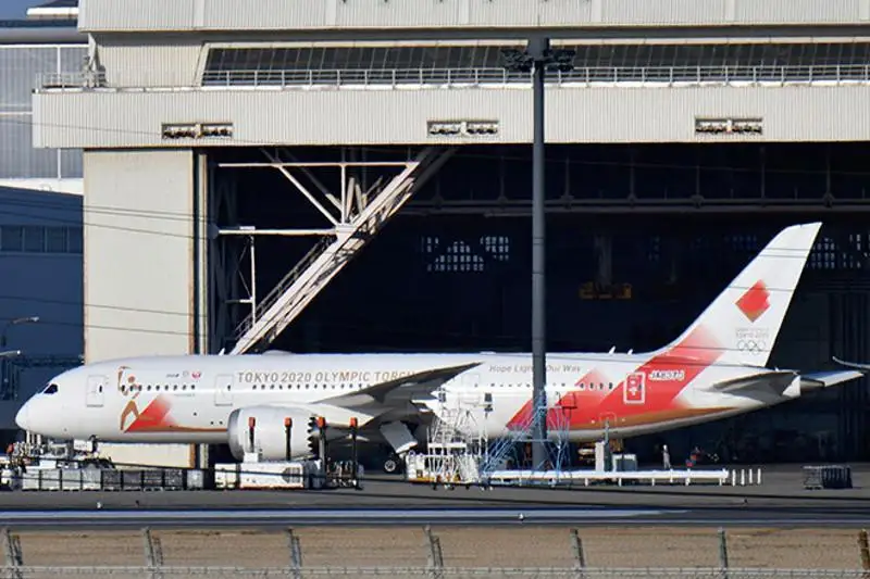 Южная Корея окажет малоимущим семьям разовую помощь, Япония закрывает границы