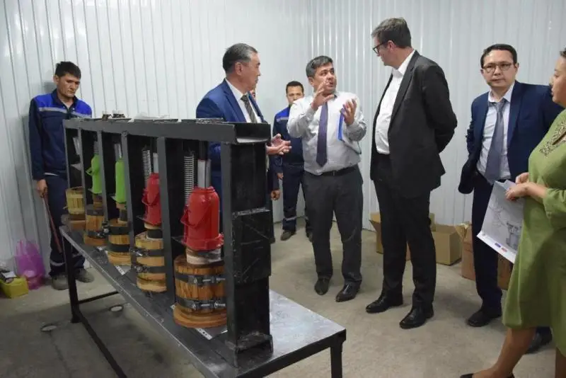 Постоянный представитель Всемирного банка в РК посетил проекты ученых в Туркестанской области