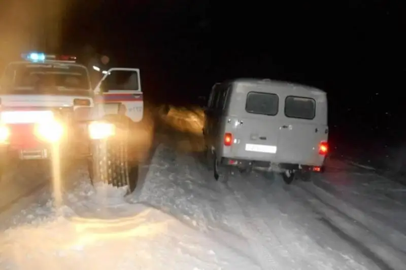 Роженицу доставили в больницу в сопровождении снегоочистительной техники  в ВКО