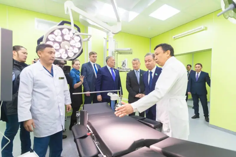 Председатель Мажилиса  посетил новую детскую больницу в ВКО