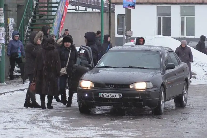 Гололед в Семее: работа общественного транспорта возобновлена