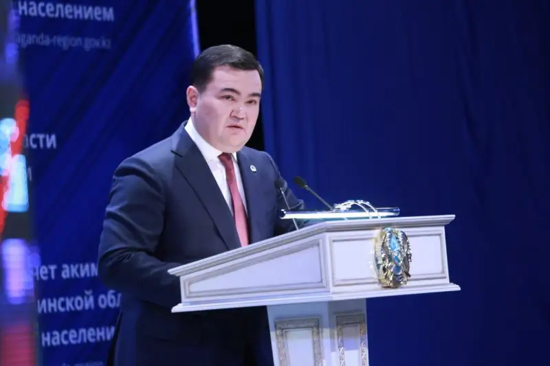 Почти на 90 вопросов ответил на отчётной встрече аким Карагандинской области