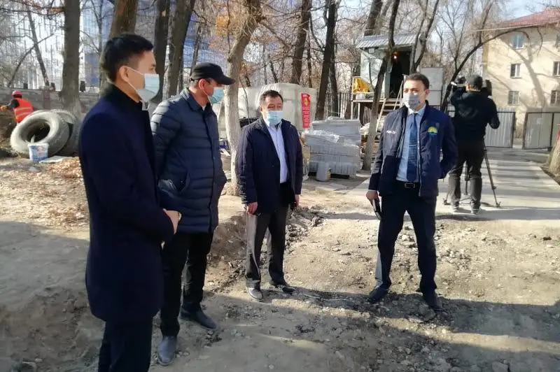 Нуротановцы указали на низкое качество строительных работ в двух школах в Алматы