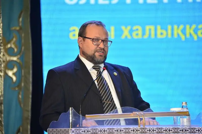 «Нурлы жол» раскроет Казахстан как лидера в транспортно-логистическом секторе – член АНК о Послании