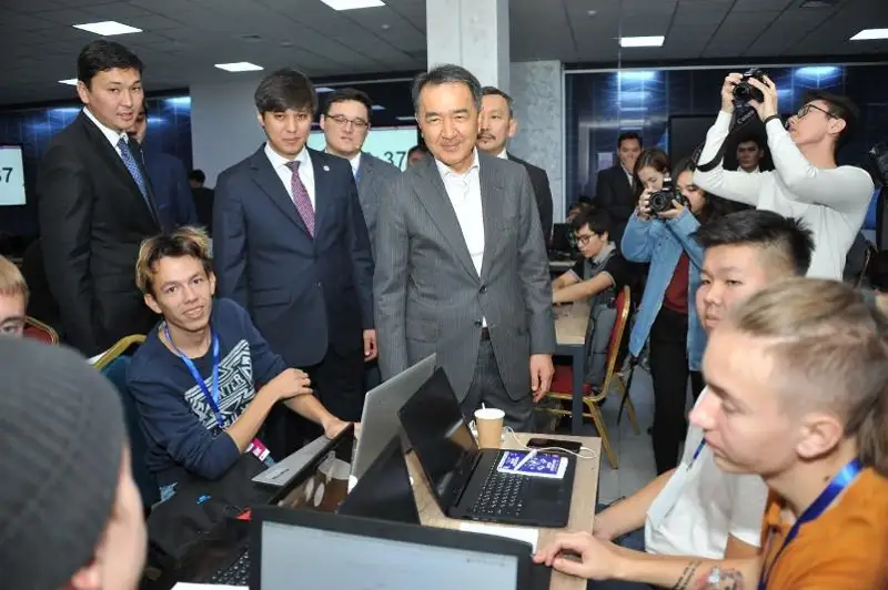 Молодые айтишники разработали уникальные цифровые проекты в Алматы