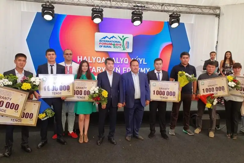 Молодым сельским предпринимателям вручили гранты акима Карагандинской области