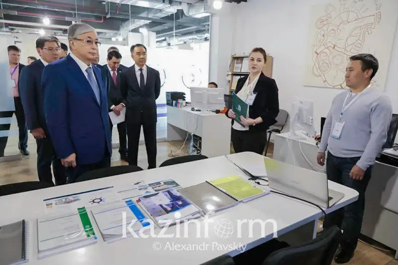 Глава государства ознакомился с работой инновационного кластера «Tech Garden»