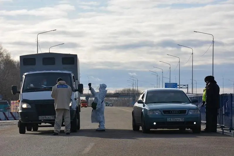 Полицейские и медики дежурят на девяти блокпостах в СКО