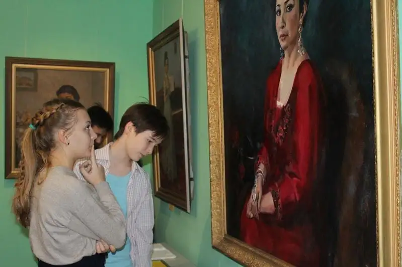 Выставка картин североказахстанских художников открылась в музее в Петропавловске