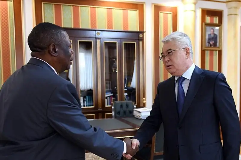 Глава МИД Казахстана принял новых послов Черногории и Зимбабве