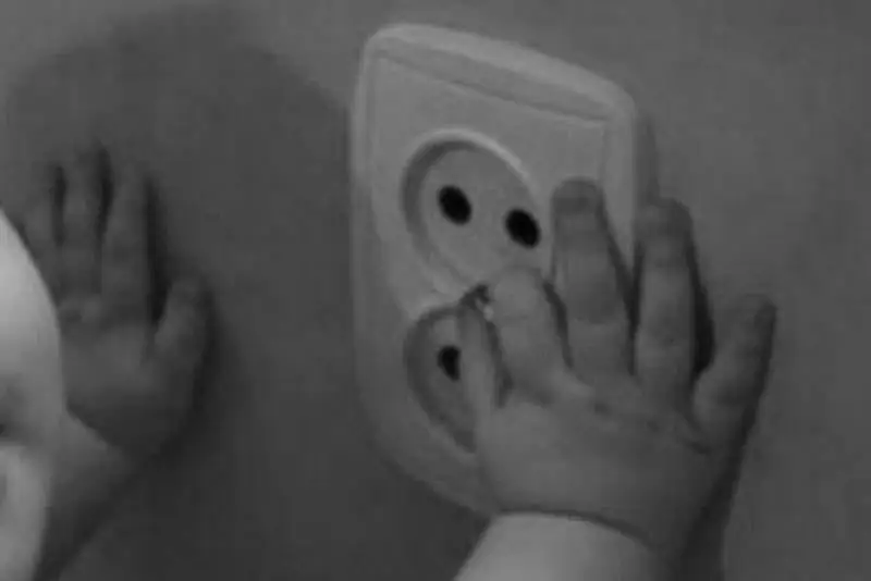 Упал в канал и ударило током: два ребенка погибли в Туркестанской области