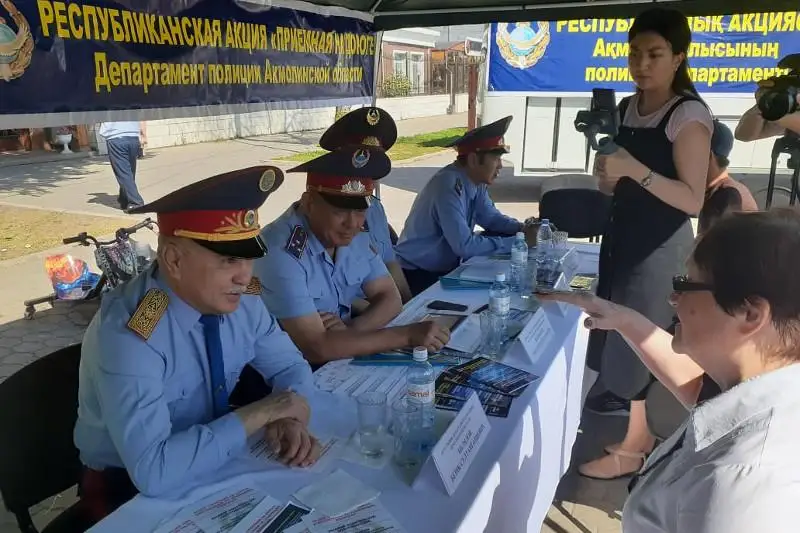 Полицейские ответили на вопросы акмолинцев в прямом эфире Instagram