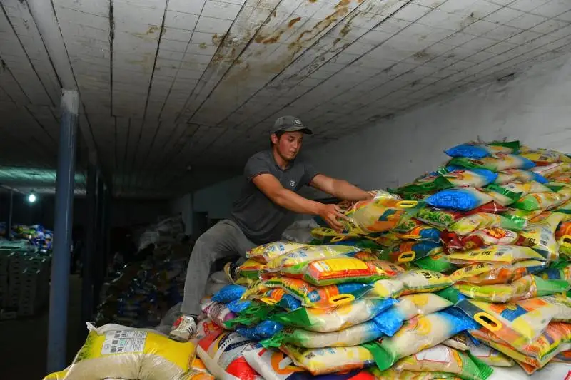 Около 200 тонн продовольственных товаров доставили в Мактааральский район