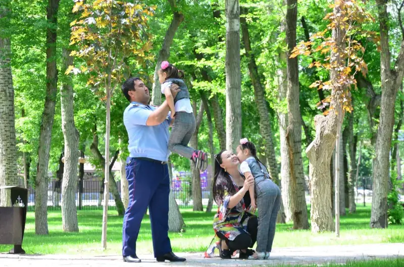 Семейные ценности мы с супругой стараемся передать детям - жамбылский полицейский