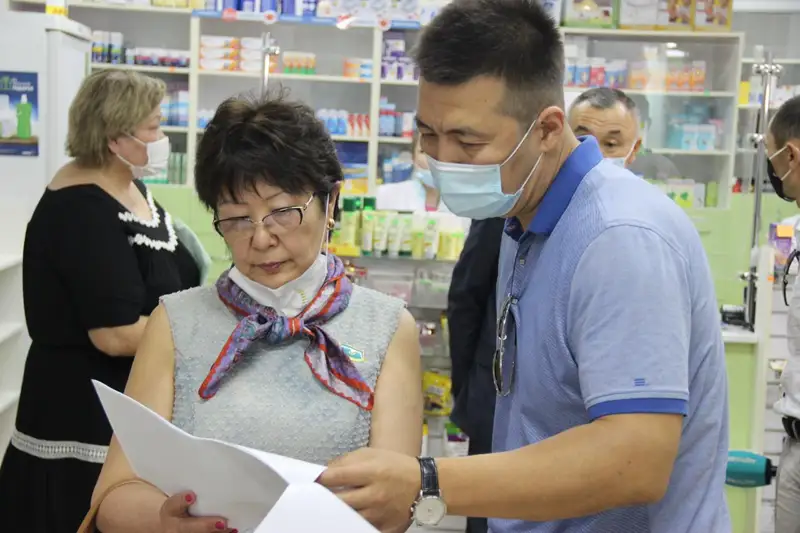 Мажилисмены совместно с Антикоррупционной службой проверили аптеки в  Актобе