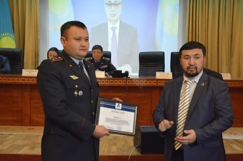 80 тысяч тенге премии получит таразский полицейский, не взявший взятку в 1 000 тенге