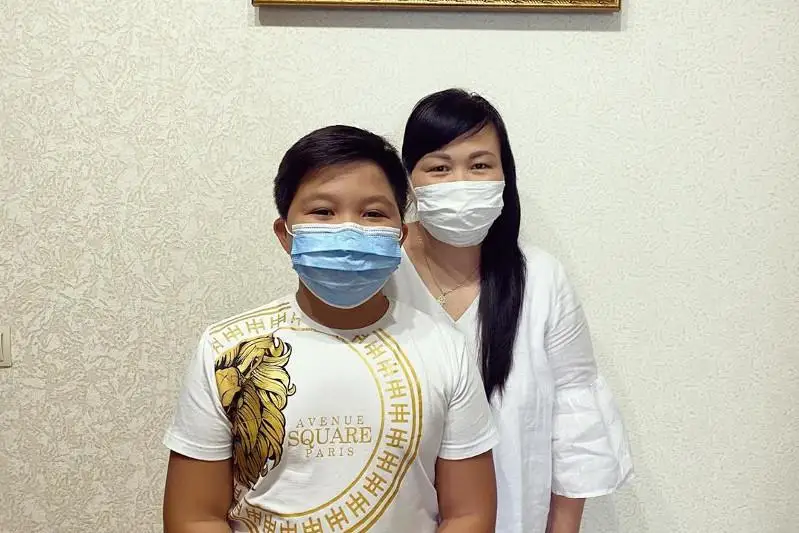 Ержан Максим поддержал челлендж #МамаТыНаделаМаску