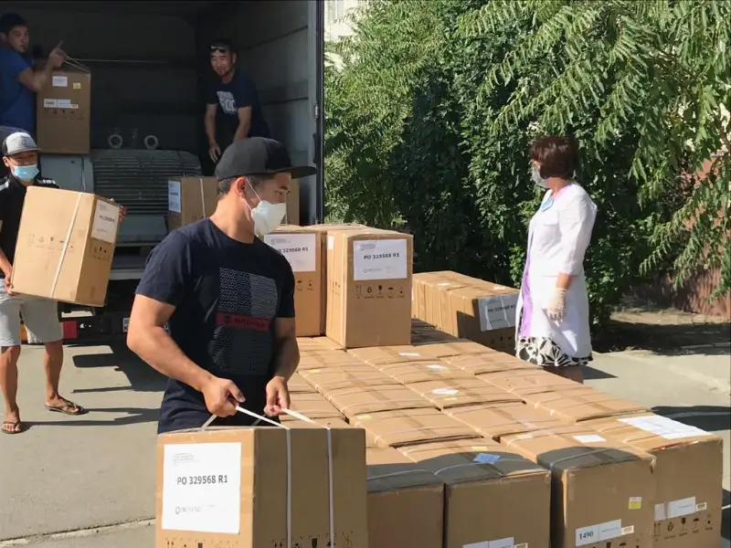 40 кислородных концентраторов доставили в Атыраускую область