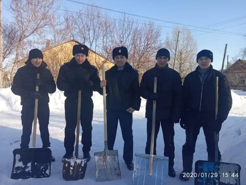 Матери погибшего полицейского помогли стражи порядка Каркаралинска