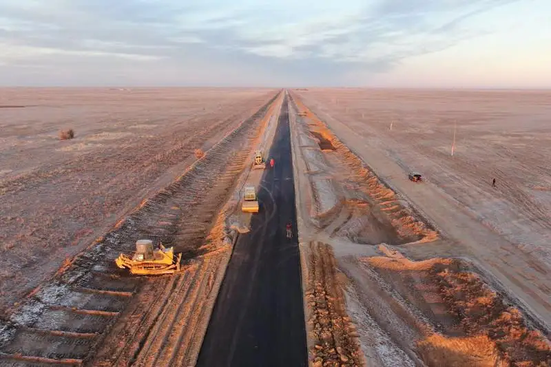 Увеличен объем дорожно-ремонтных работ в Акжаикском районе ЗКО