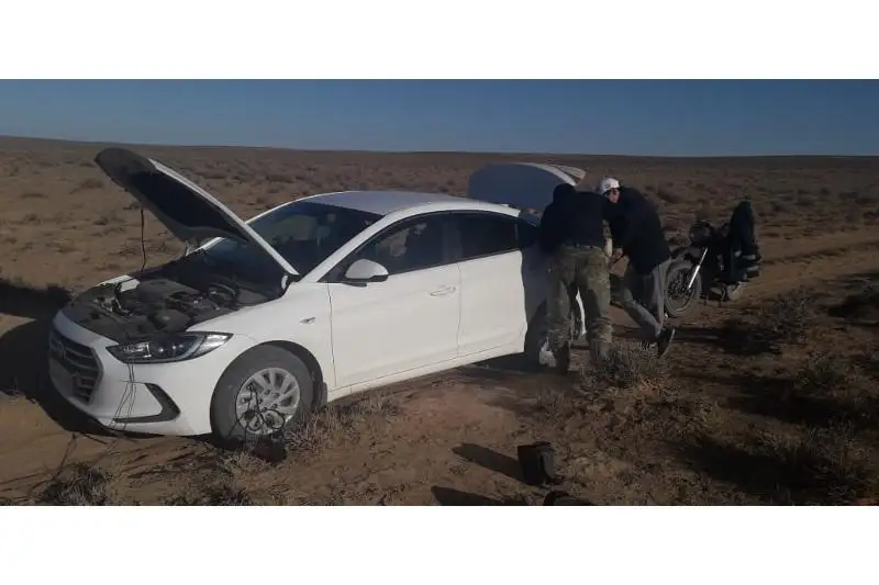 Заблудившейся в степи семье из Нур-Султана помогли полицейские Туркестанской области