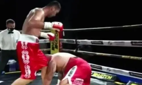 Казахстанский супертяж одолел 129-килограммового соперника с 50 боями в профи