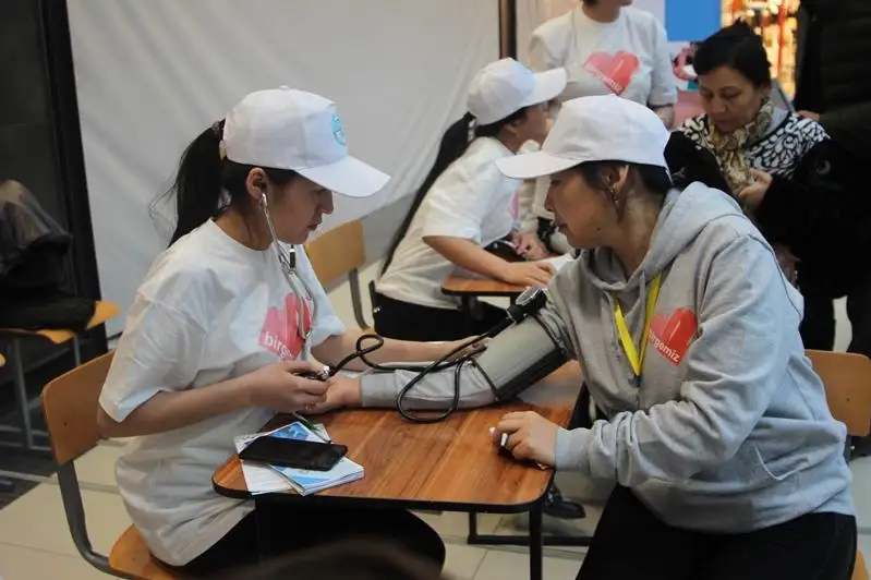 200 жамбылских студентов-волонтеров провели акцию «Саулык»